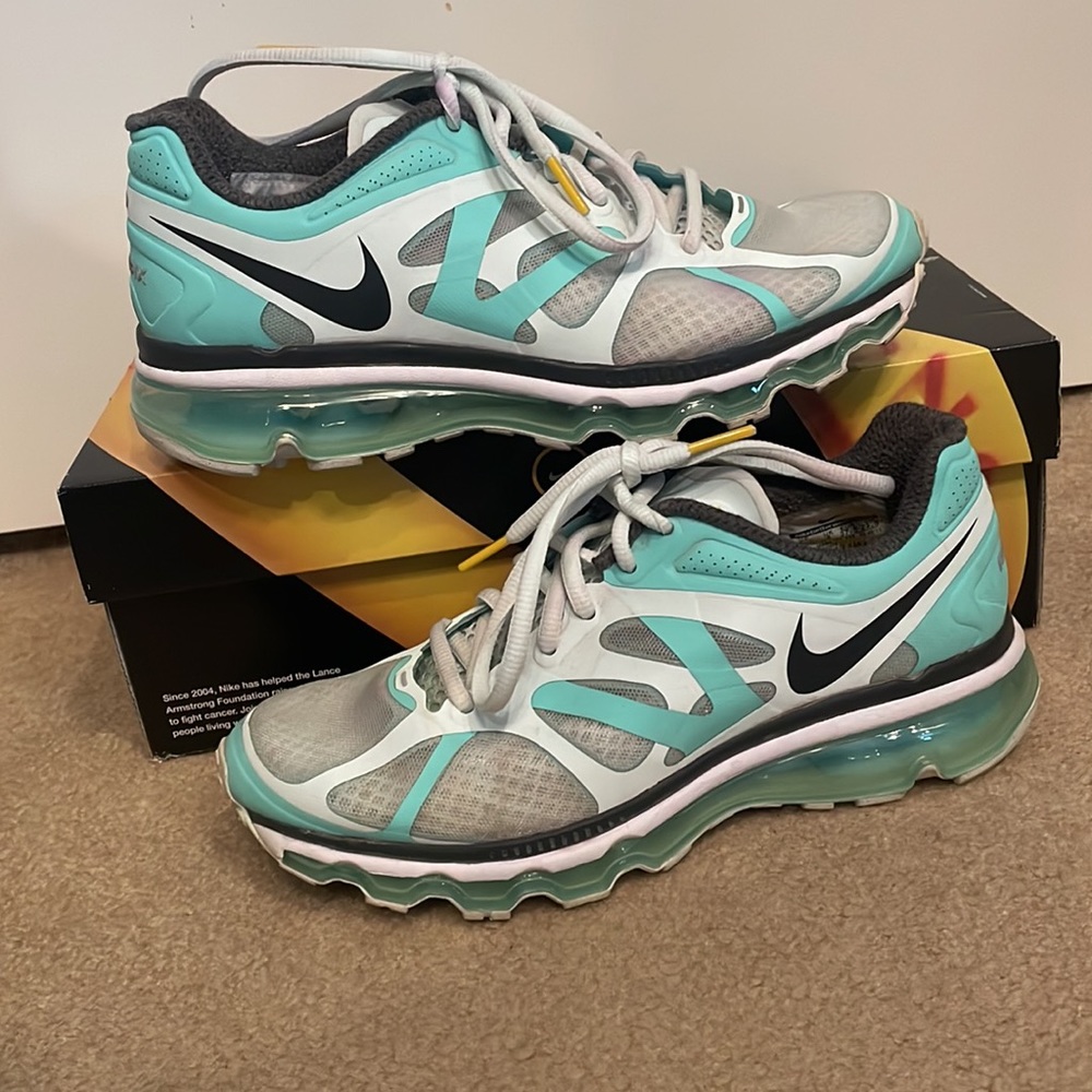 Nike livestrong women’s air max+ 2012 LAF (includes apple sensor)